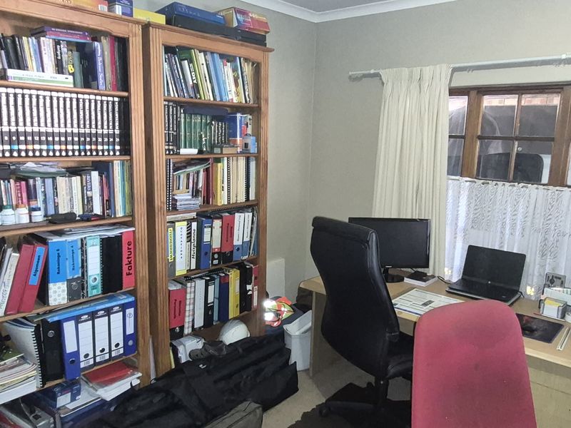 House with flat for sale in Highveld park ext 1 - Photo 9
