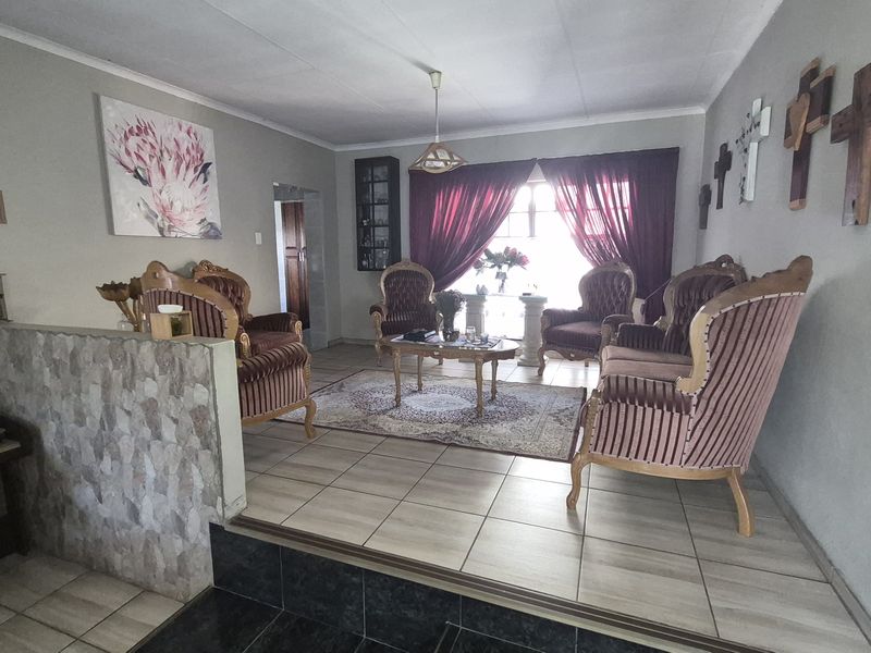 House with flat for sale in Highveld park ext 1 - Photo 7
