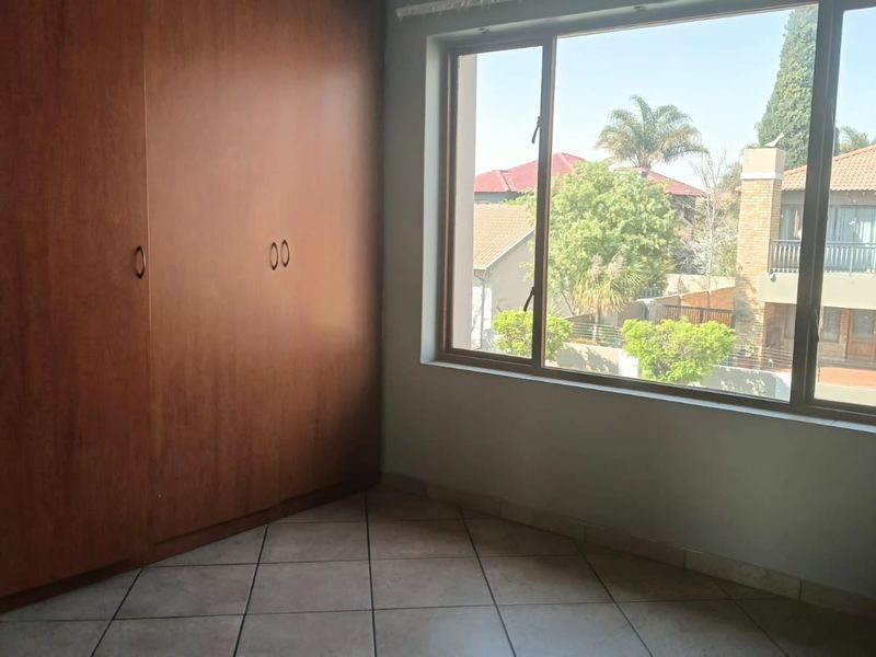 2-Bedroom, 2-Bathroom Top-Floor Apartment for Sale in Atlantic City, Sonneveld – R750,000 - Photo 10