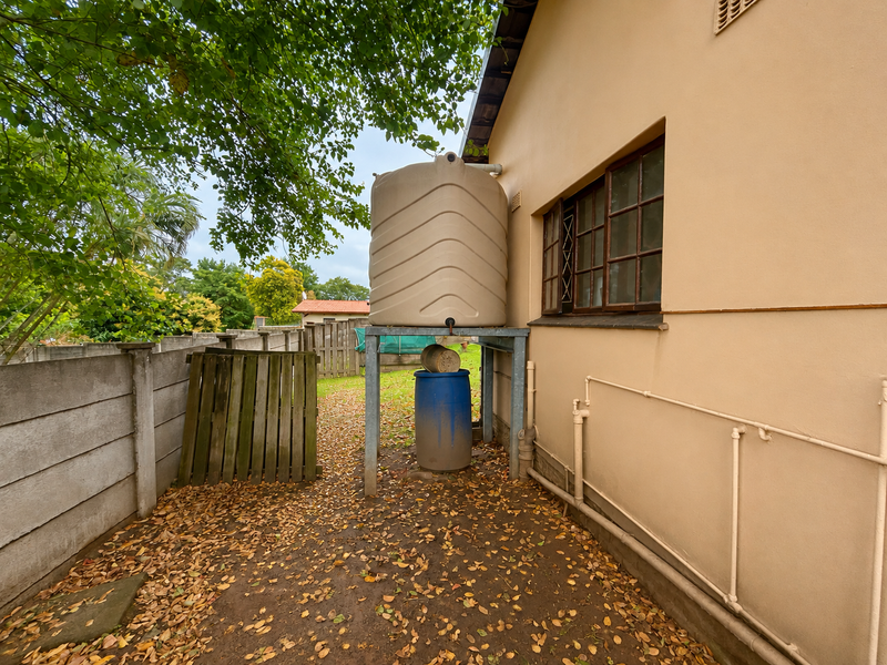 Spacious 3-Bedroom Family Home with Pool & Granny Flat | Ashley, Pinetown - Photo 5