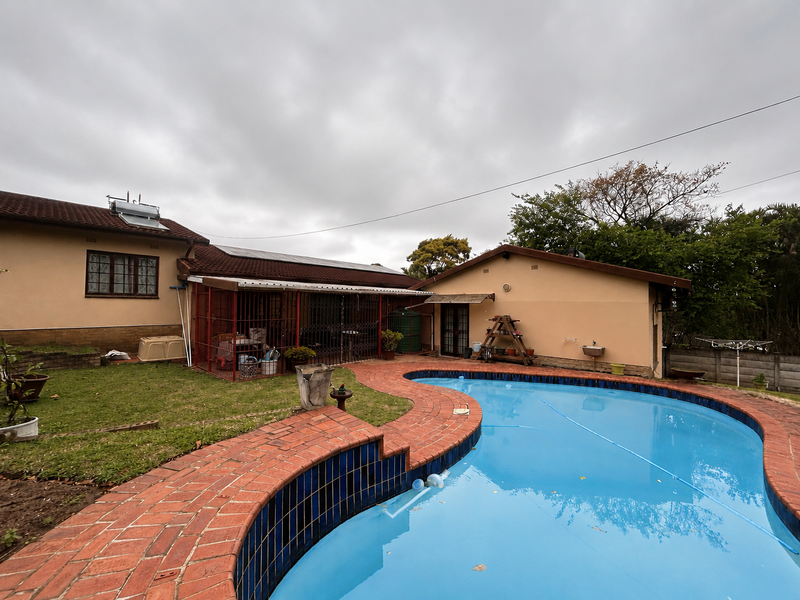 Spacious 3-Bedroom Family Home with Pool & Granny Flat | Ashley, Pinetown - Photo 7