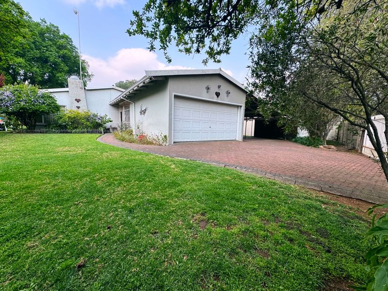 YOUR DREAM HOME IS WAITING... COULD THIS BE THE ONE? - Photo 7