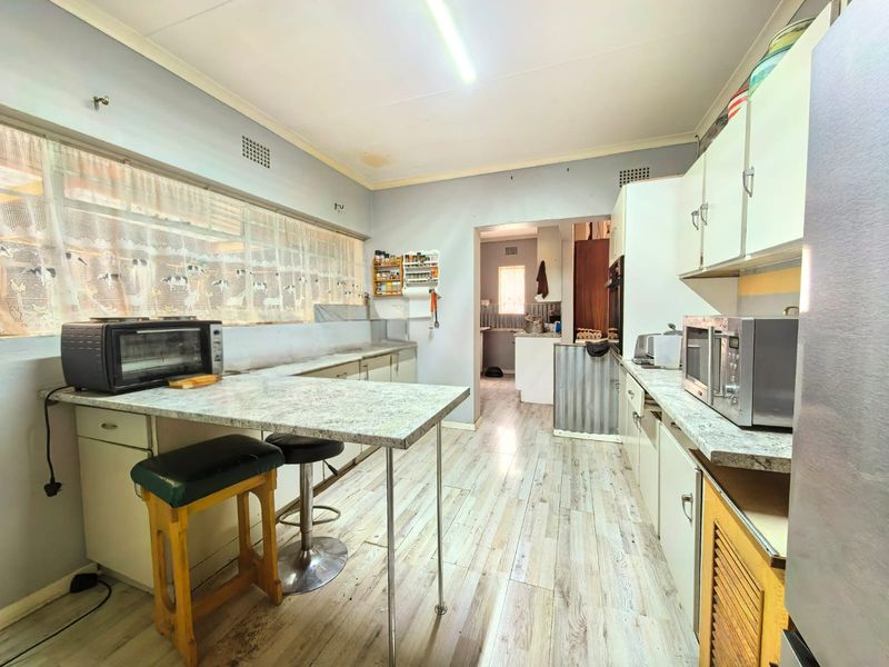 Family house for sale in Sasolburg, walking distance to schools - Photo 3