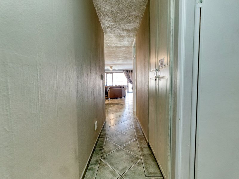 Ground Floor beachfront living with excellent rental potential - Photo 7