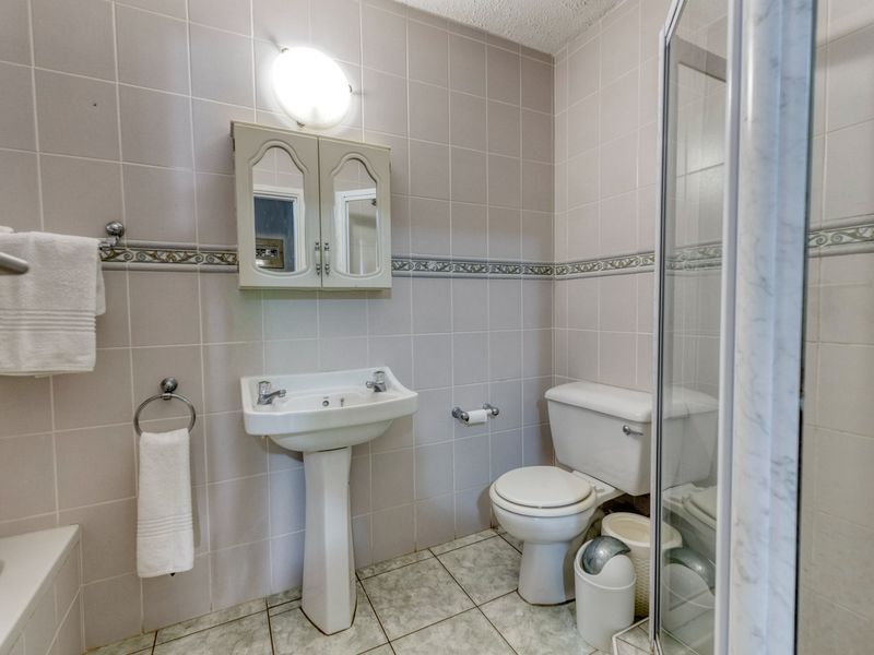 Ground Floor beachfront living with excellent rental potential - Photo 6