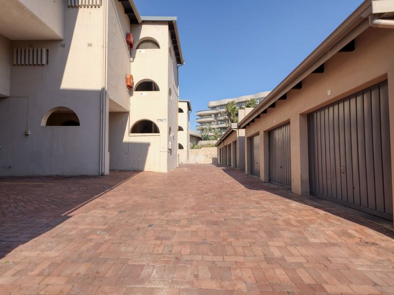 Ground Floor beachfront living with excellent rental potential - Photo 5