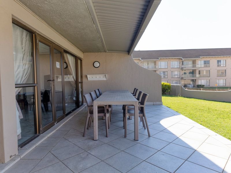 Ground Floor beachfront living with excellent rental potential - Photo 2