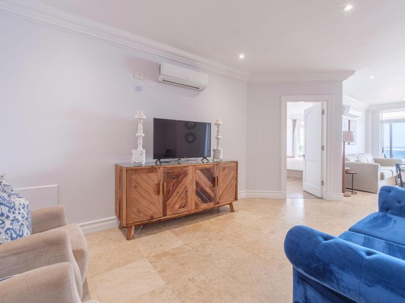 Magnificent 4-Bedroom Beachfront Apartment | Fully Furnished Experience Luxury right on the Beach - Photo 5