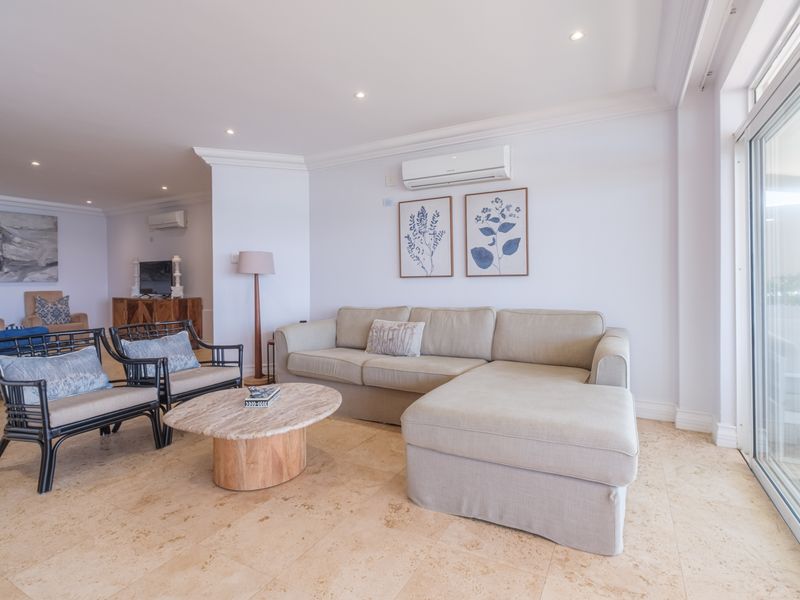Magnificent 4-Bedroom Beachfront Apartment | Fully Furnished Experience Luxury right on the Beach - Photo 10