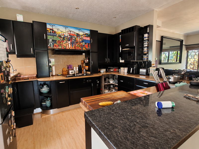 Steps From The Beach, Space For The Whole Family To Love - Photo 9