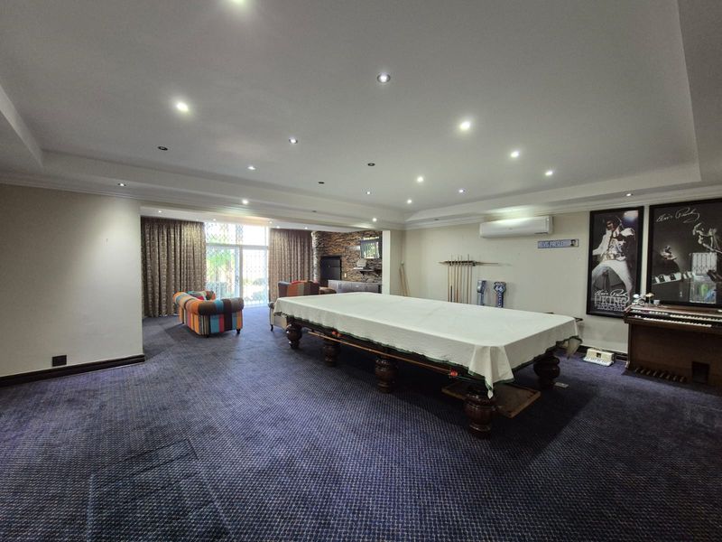 MAGNIFICENT 7-BEDROOM LIFESTYLE RIVERFRONT PROPERTY! - Photo 10