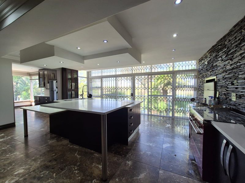 MAGNIFICENT 7-BEDROOM LIFESTYLE RIVERFRONT PROPERTY! - Photo 7