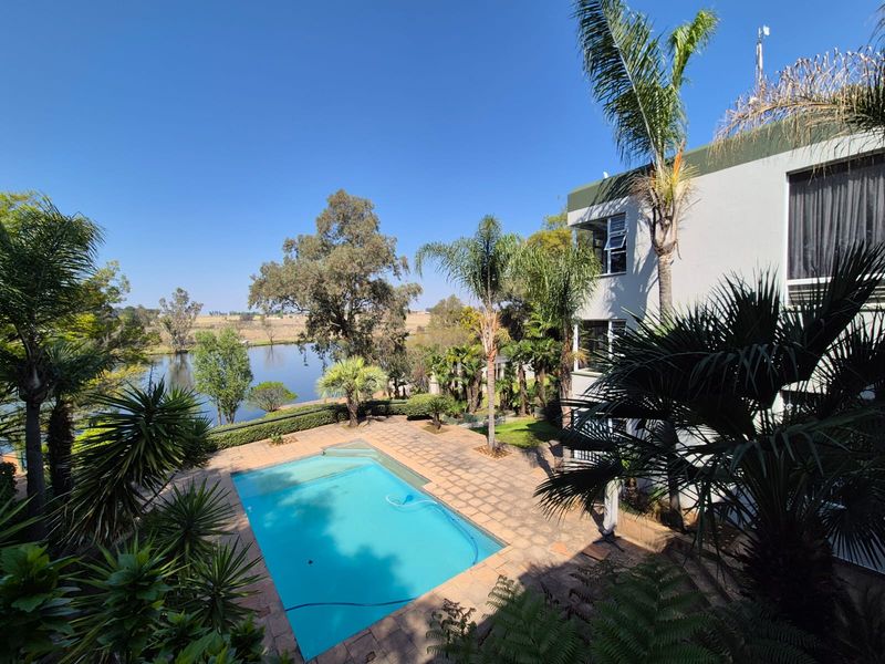 MAGNIFICENT 7-BEDROOM LIFESTYLE RIVERFRONT PROPERTY! - Photo 2