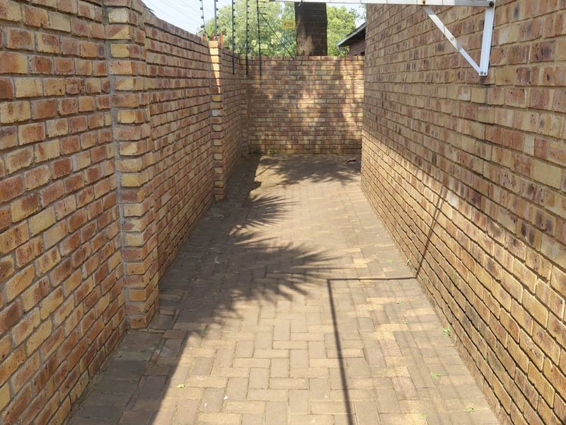 Stunning, pet friendly family home in La Vie,Denneoord,Brakpan - Photo 7