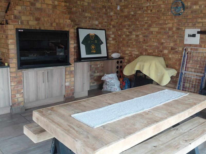 Stunning, pet friendly family home in La Vie,Denneoord,Brakpan - Photo 3