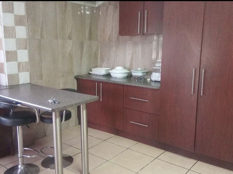 SPACIOUS FAMILY HOME WITH 2-BEDROOM FLAT – VANES ESTATE, UITENHAGE - Photo 8