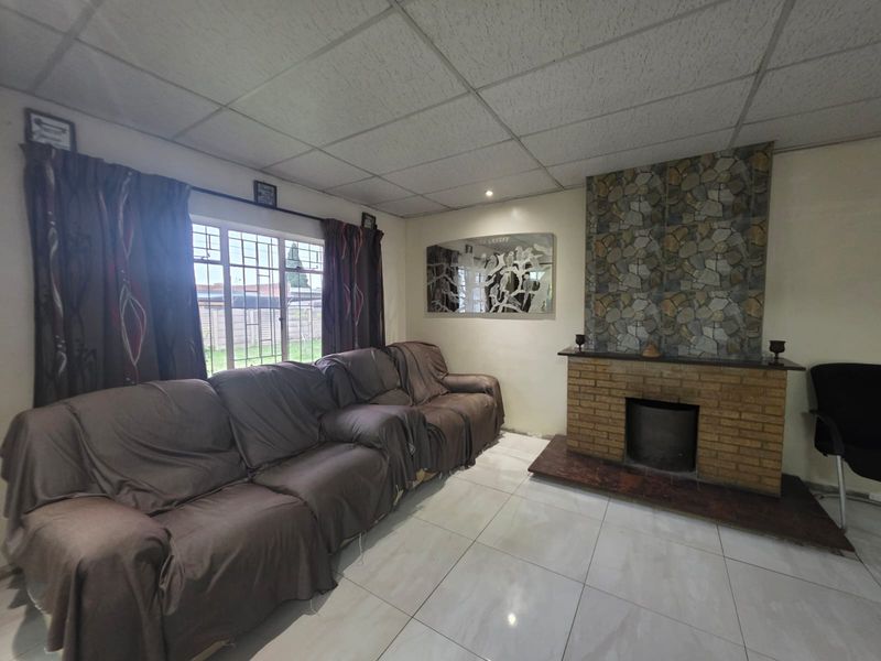 JUST LISTED IN SE 1! - Photo 5