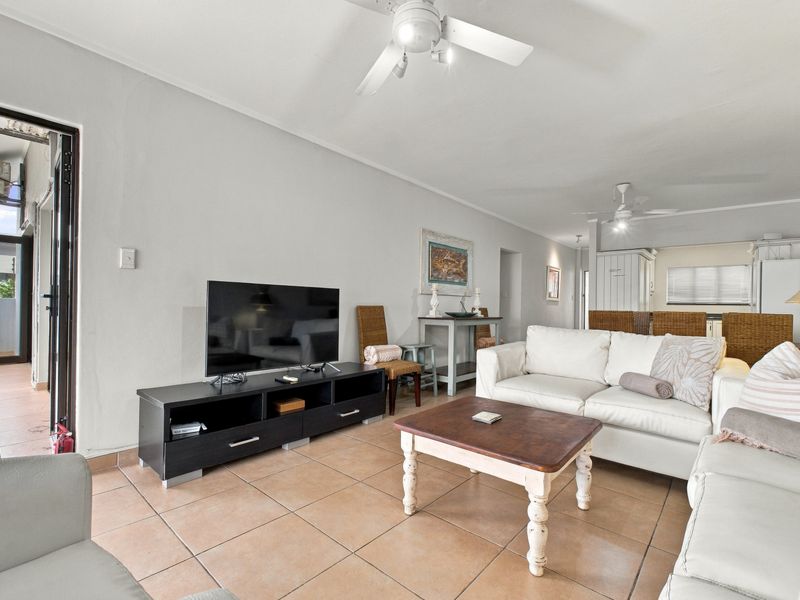 3-Bedroom Apartment with Sea Views Ballito - Photo 9