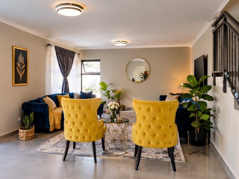 MODERN 3-BEDROOM SHOWSTOPPER | PRIVATE GARDEN | DOUBLE GARAGE | BRAAI & ENTERTAINMENT AREA | 376m2 - Photo 4