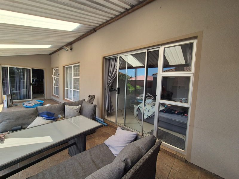 !VAAL RIVER LIFESTYLE - BARGAIN OF THE YEAR! - Photo 2
