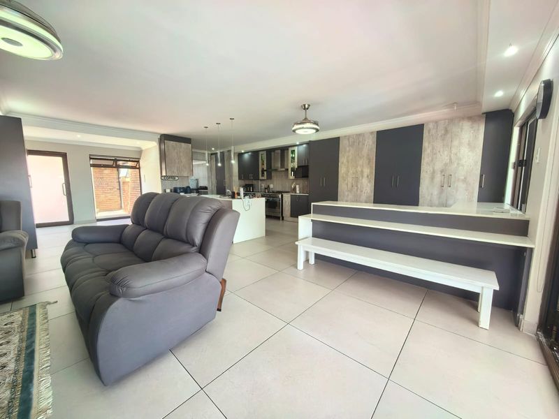 Beautiful property for sale with river access - Photo 4