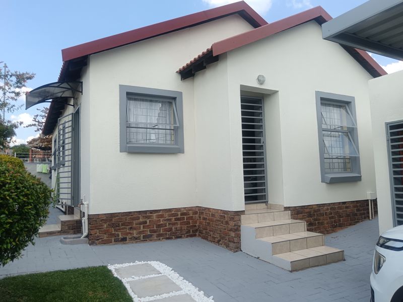 3 Bedroom Home For Sale Kosmosdal