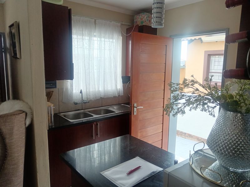 3 Bedroom Home For Sale Kosmosdal - Photo 9