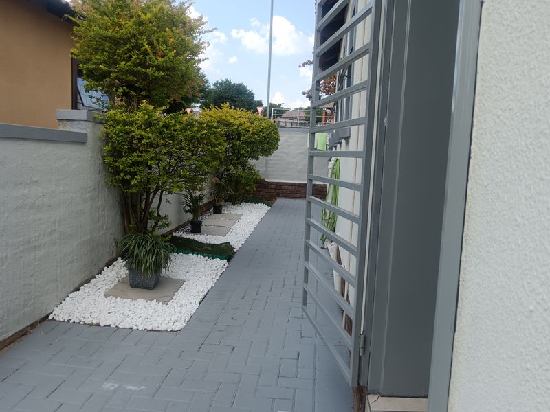 3 Bedroom Home For Sale Kosmosdal - Photo 6