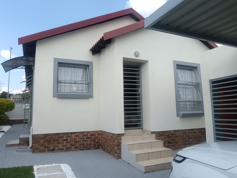 3 Bedroom Home For Sale Kosmosdal - Photo 2