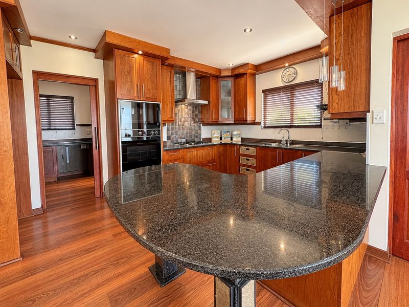 Luxury 5 Bedroom Family Home For Sale in Ben Fleur. - Photo 10