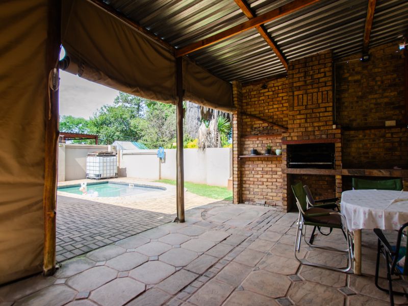 3 Bedroom House with a Flatlet in Boksburg South - Photo 4