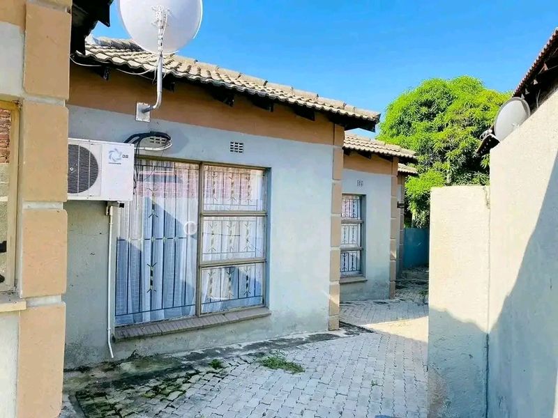 Spacious 4-Bedroom Family Home for Sale in Matsulu Ext 4 - Photo 9