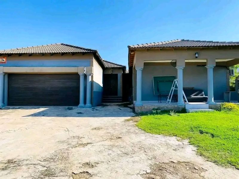 Spacious 4-Bedroom Family Home for Sale in Matsulu Ext 4 - Photo 6