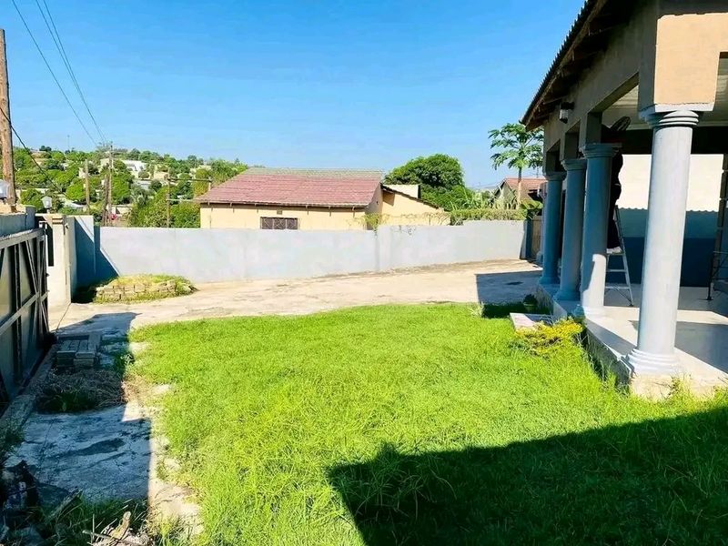 Spacious 4-Bedroom Family Home for Sale in Matsulu Ext 4 - Photo 5