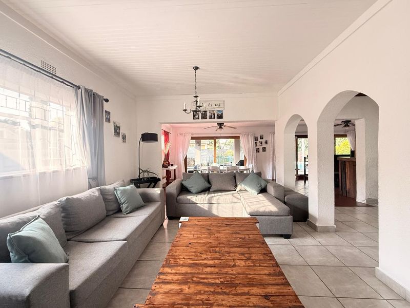 Home with a Flatlet Upper Hutten Heights - Photo 10