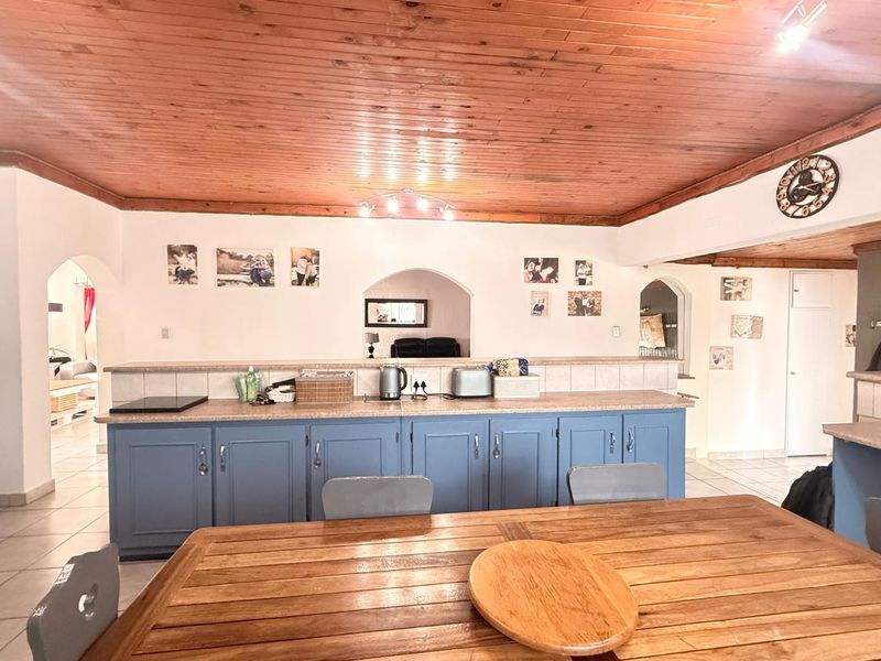 Home with a Flatlet Upper Hutten Heights - Photo 7