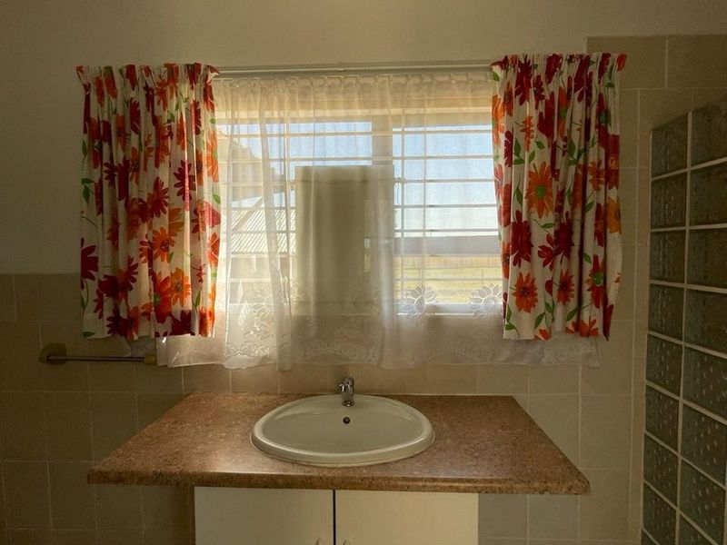 Bachelor’s Cottage on 2.15 Hectares – Development Potential - Photo 6