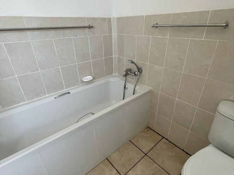 Bachelor’s Cottage on 2.15 Hectares – Development Potential - Photo 7