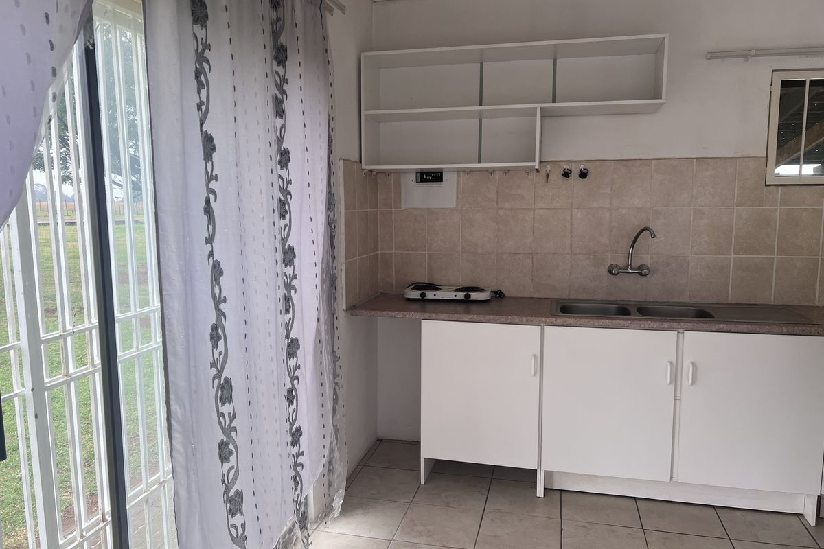 Bachelor’s Cottage on 2.15 Hectares – Development Potential - Photo 2