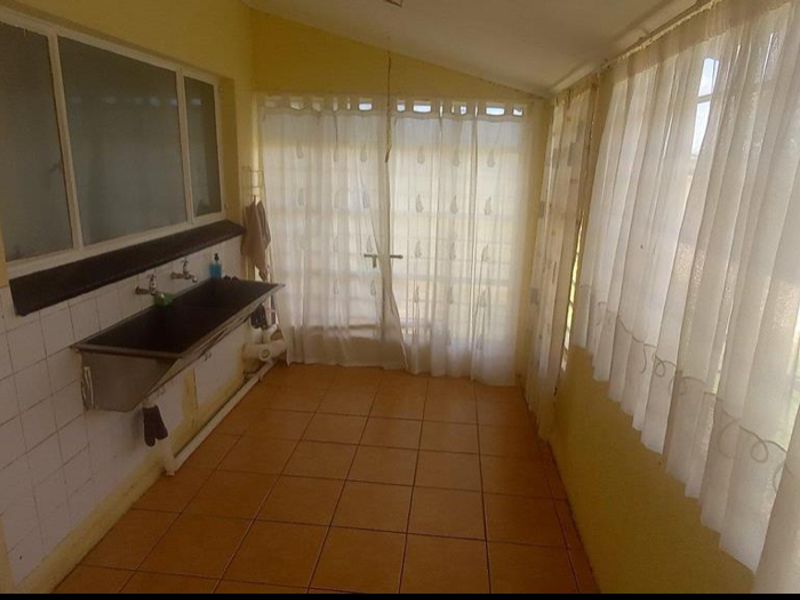 Beautiful Smallholding with Main House & Flatlet on 1.4118 Hectares - Photo 9