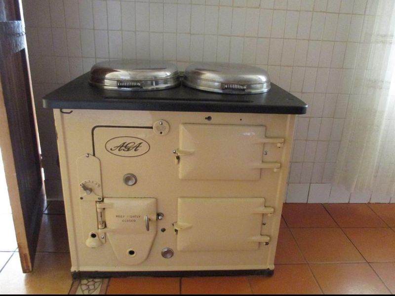 Beautiful Smallholding with Main House & Flatlet on 1.4118 Hectares - Photo 8