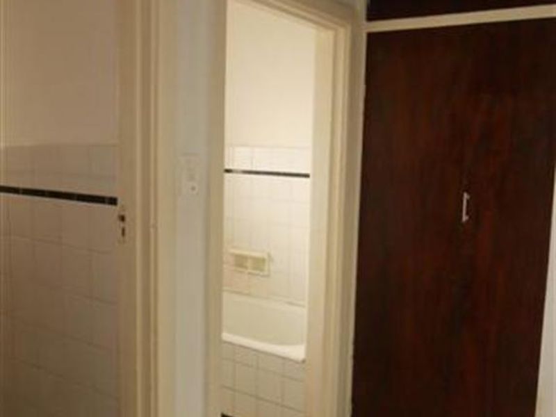 Belgravia - Spacious one bedroom with secure parking - Photo 8