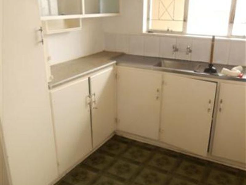 Belgravia - Spacious one bedroom with secure parking - Photo 4