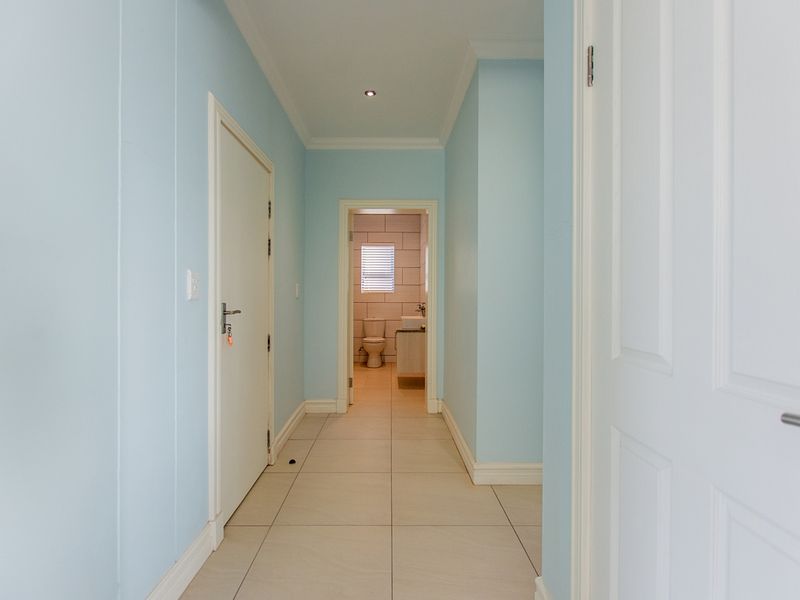 Holiday home with a view in a gated estate. Lock up and go. - Photo 7