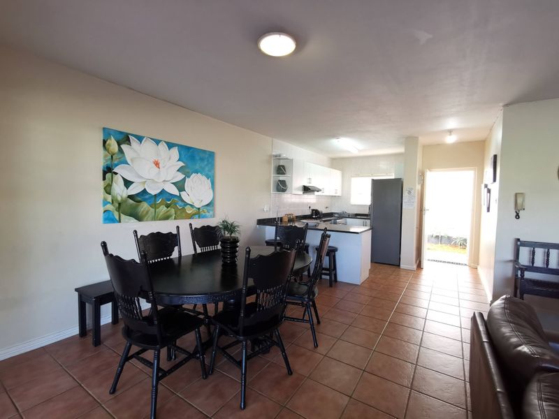 A short stroll to the Beach - Photo 10