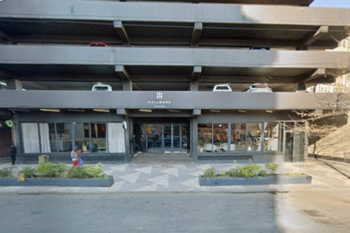 Trendy 1 bedroom apartment for sale in Hallmark House - Photo 2