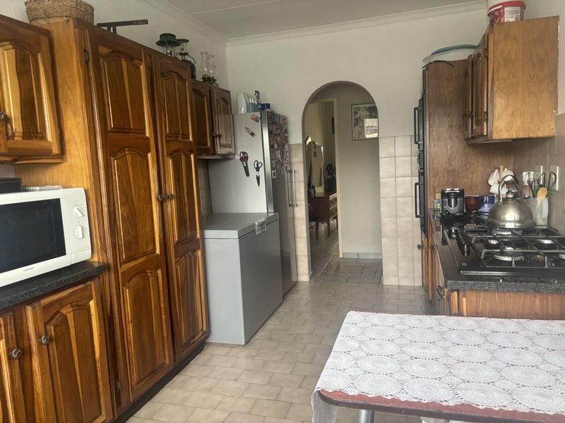 Home with flat for Sale in Ben Fleur - Photo 2