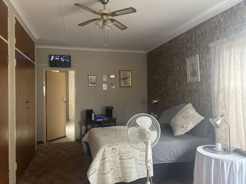 Home with flat for Sale in Ben Fleur - Photo 8