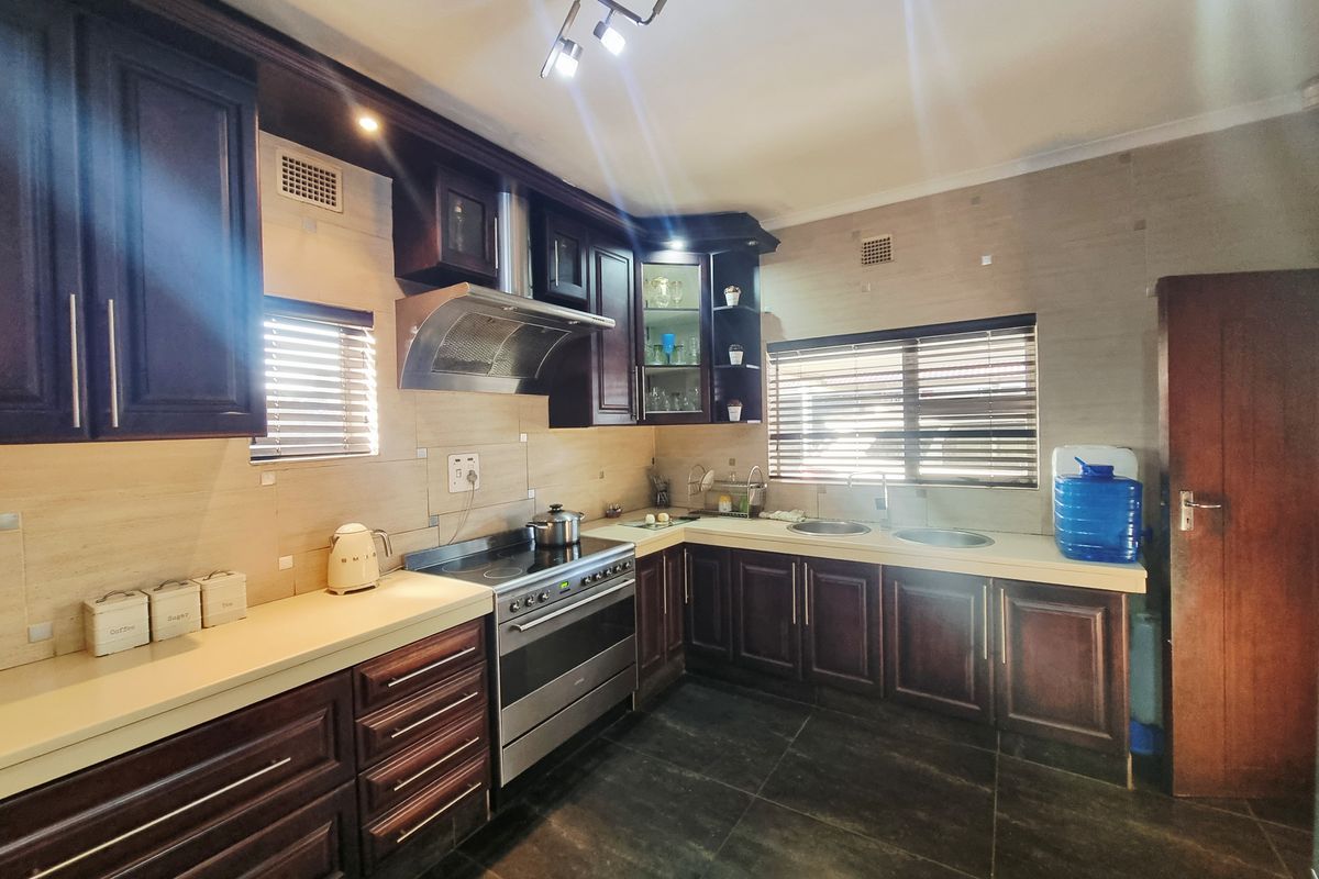 Beautiful house for sale - Photo 4