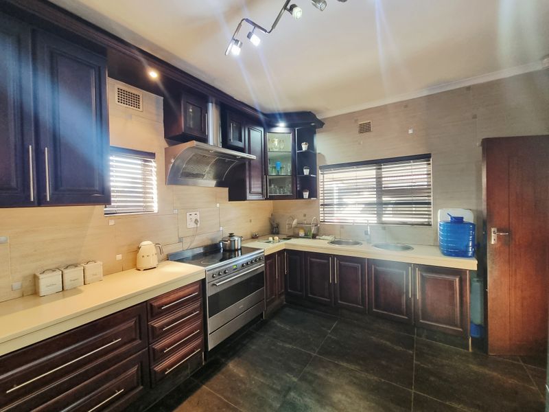 Beautiful house for sale - Photo 4